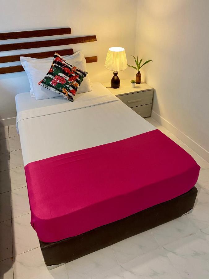 Отель Ocean Breeze Maldives Тулусду Экстерьер фото